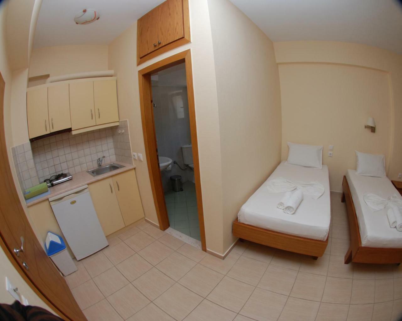 Nikos Hotel And Apartments Sarande Exterior photo